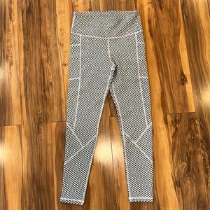 Mono B size medium leggings